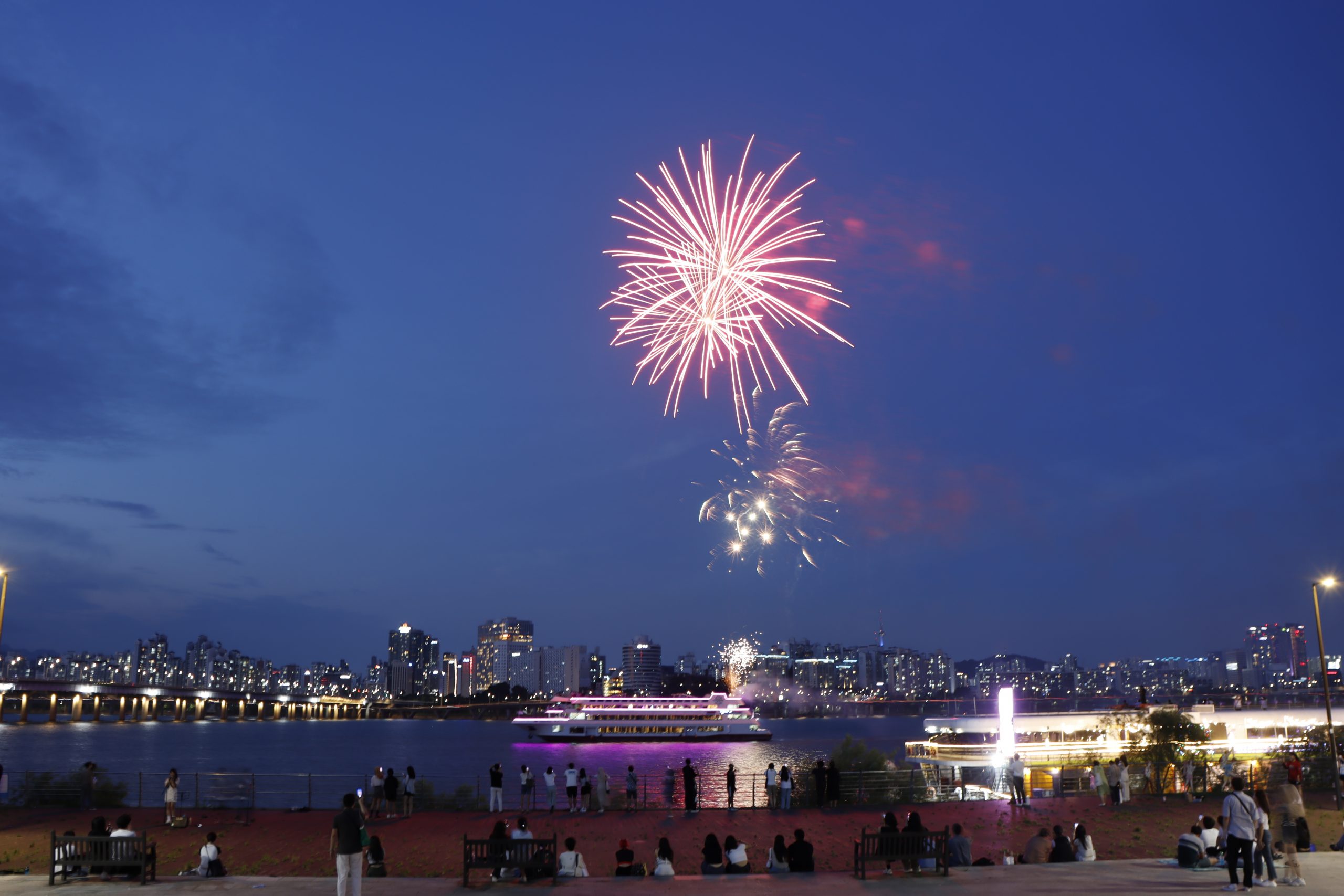 한강음악불꽃크루즈