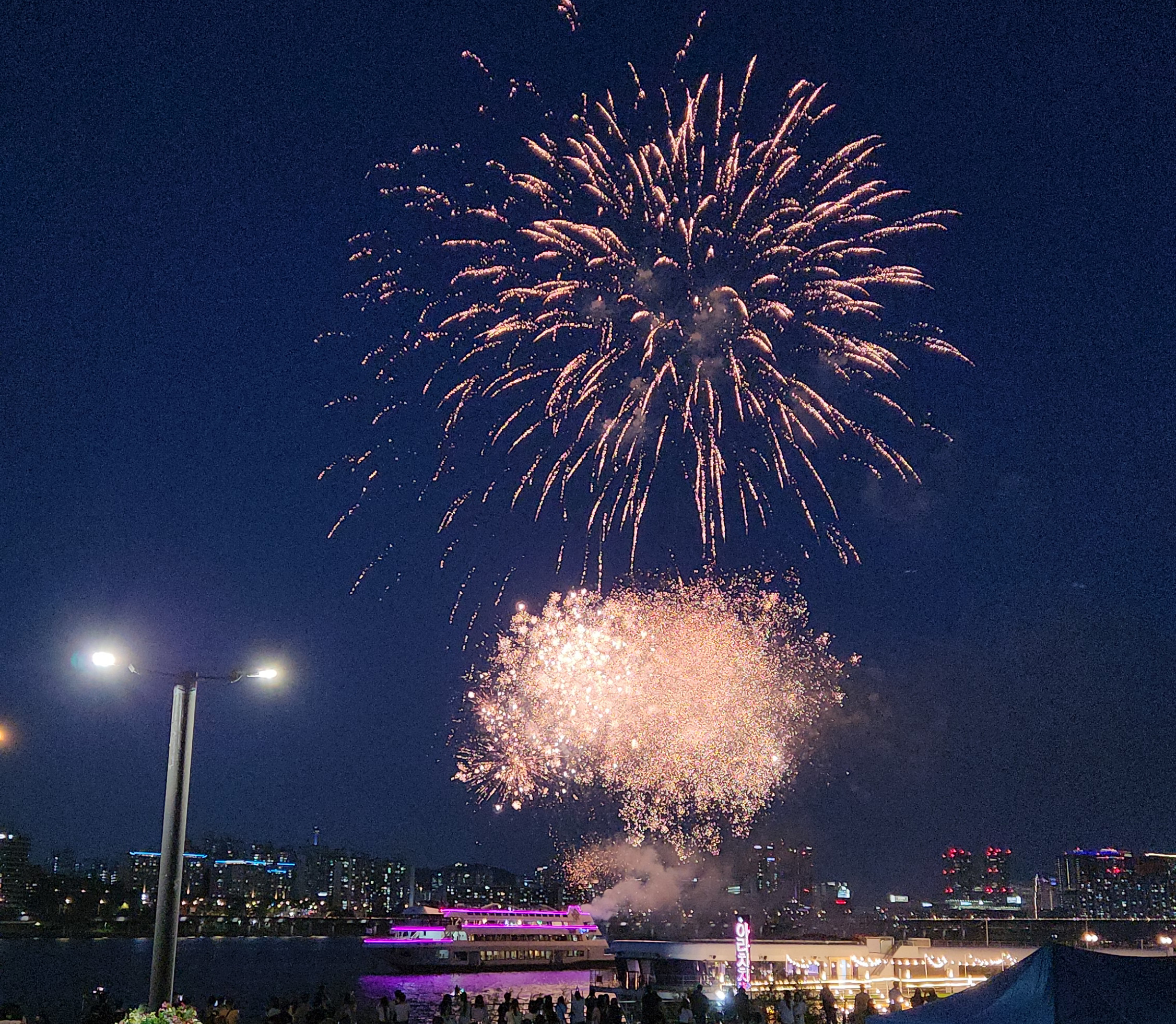 한강한류불꽃크루즈