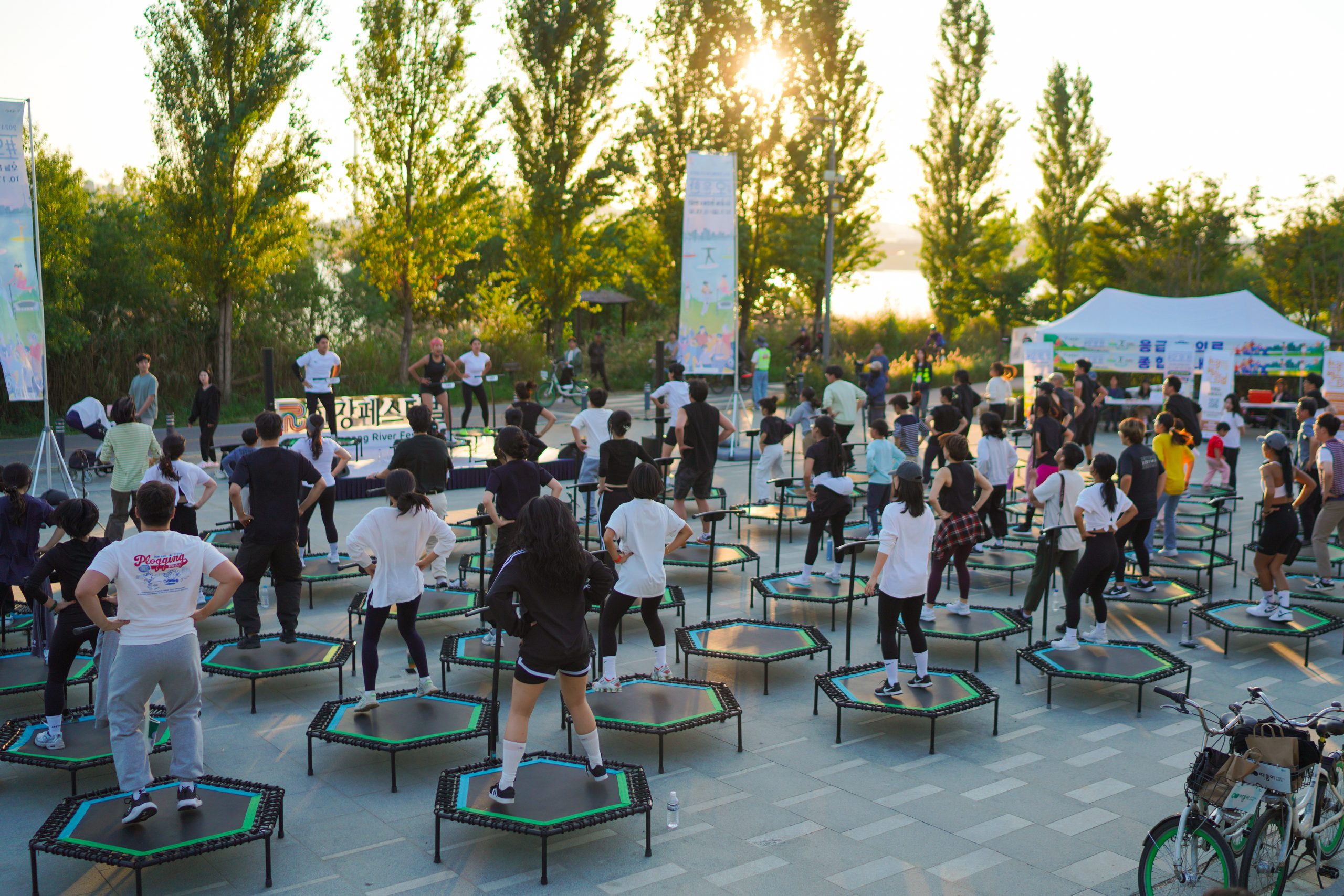 #오.운.한(오늘 운동 한강에서 완료)-점핑 피트니스